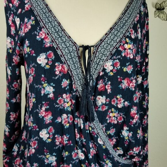 Crave Famous cross front tasseled floral boho top - Picture 3 of 7